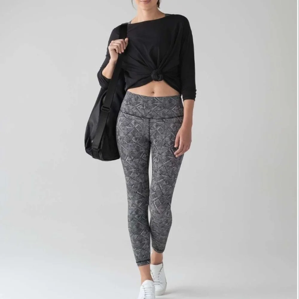 Lululemon Back In Action Long Sleeve - Picture 3 of 9